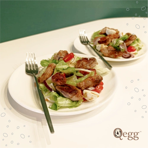 Салат с перепелиным мясом и яйцами